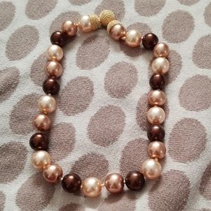 Statement necklace with magnetic clasp